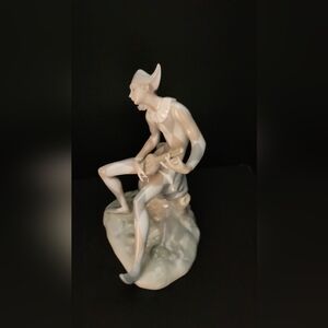 Llardo troubadour with mandolin. 10" porcelain figurine